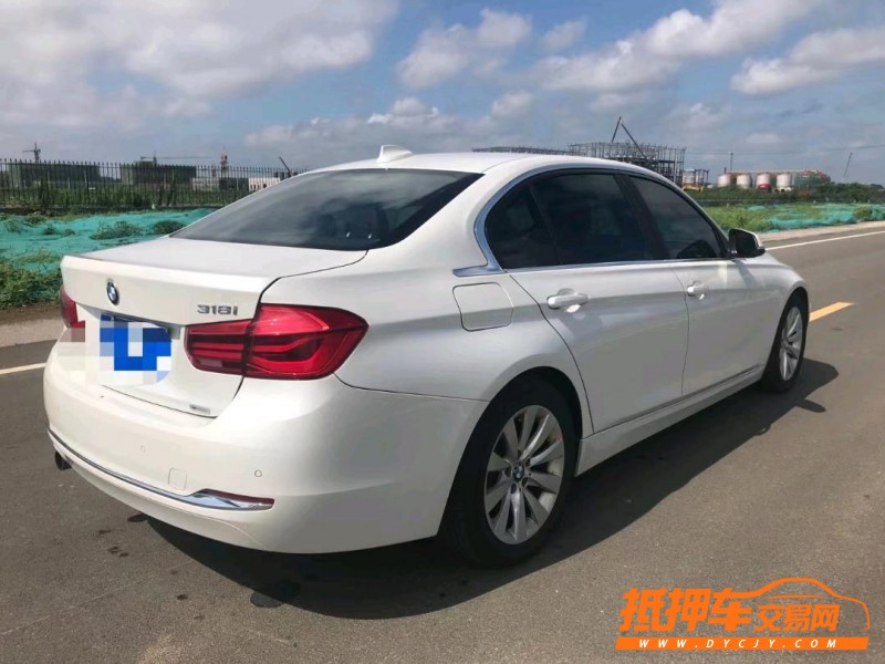 济宁17年宝马3系8