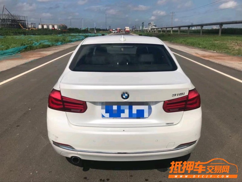 济宁17年宝马3系9