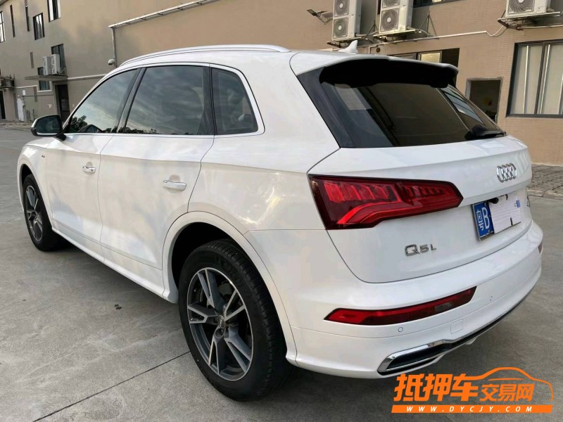 江门19年奥迪Q57