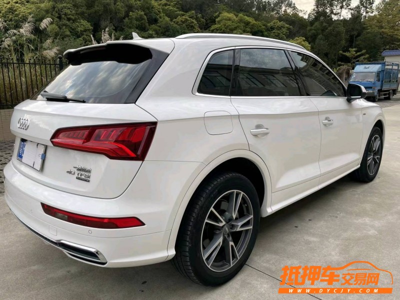江门19年奥迪Q59