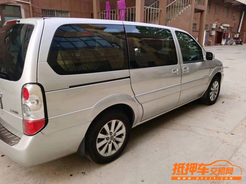 枣庄17年别克GL82