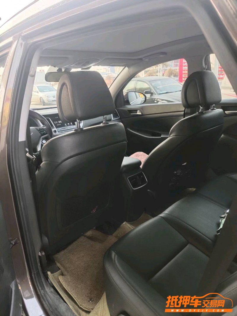 保定18年现代途胜8