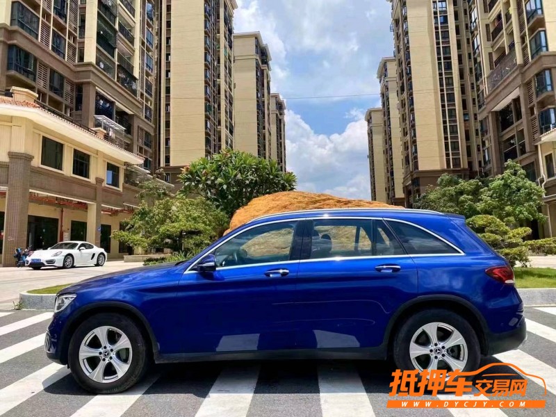 广州19年奔驰GLC4