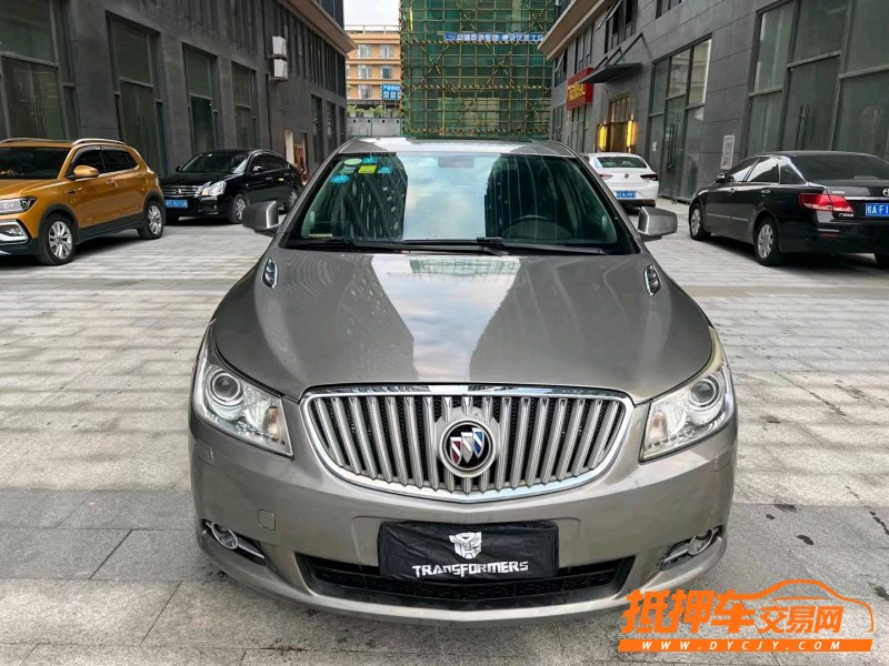 东莞12年别克君越1