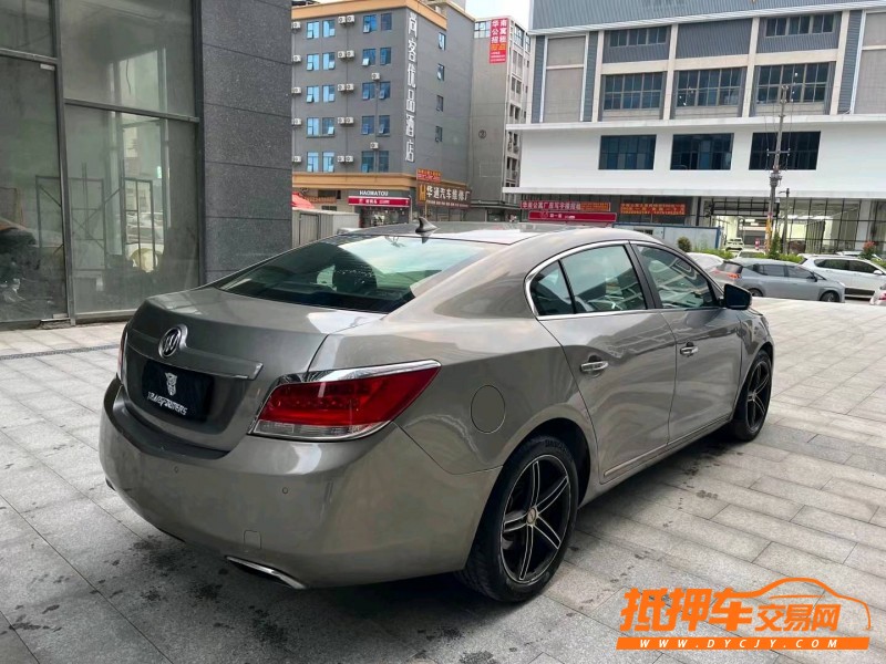 东莞12年别克君越5