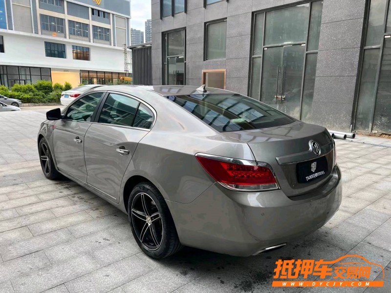 东莞12年别克君越6