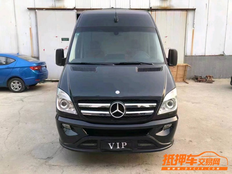 济宁14年奔驰斯宾特1