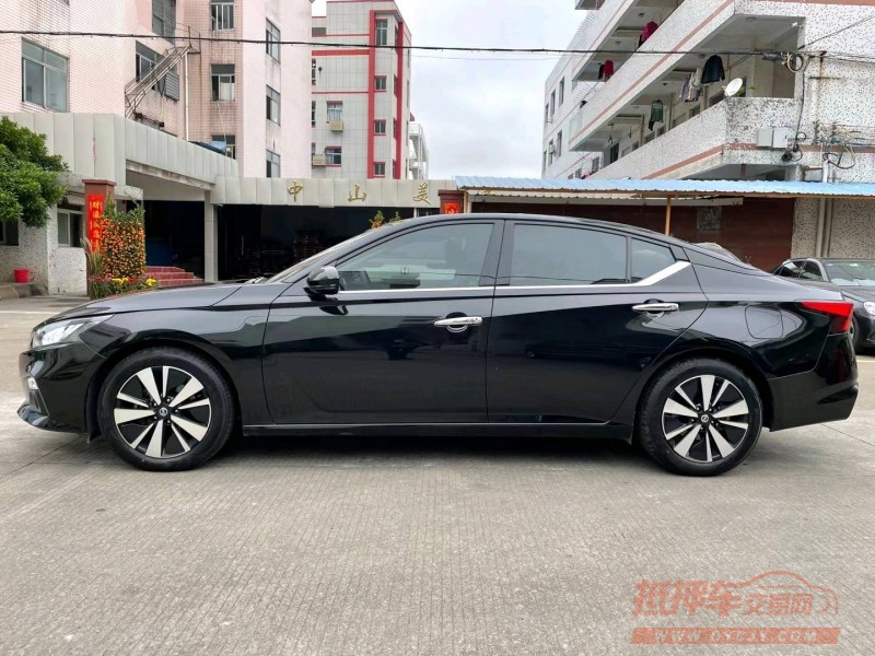中山20年日产天籁3