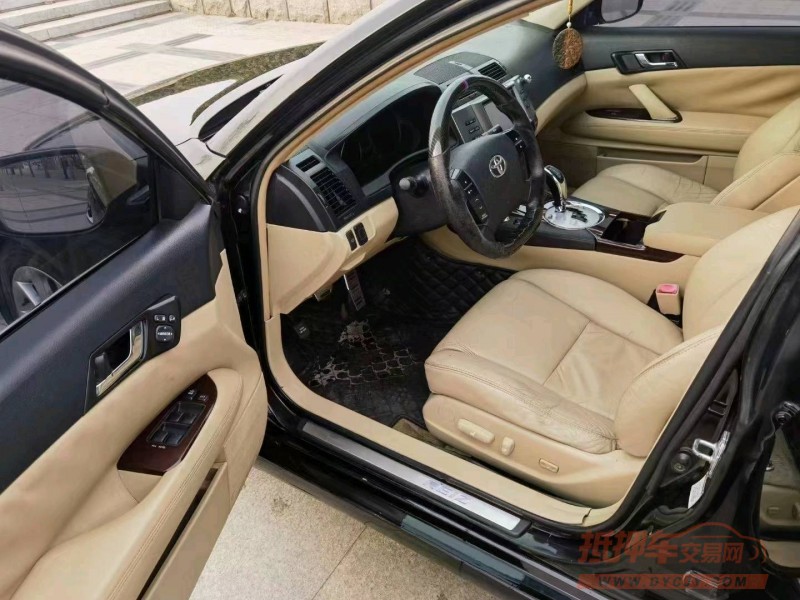 济南10年丰田锐志4