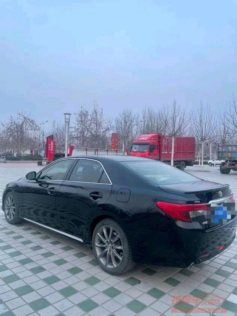 北京16年丰田锐志8