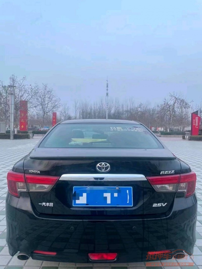 北京16年丰田锐志9