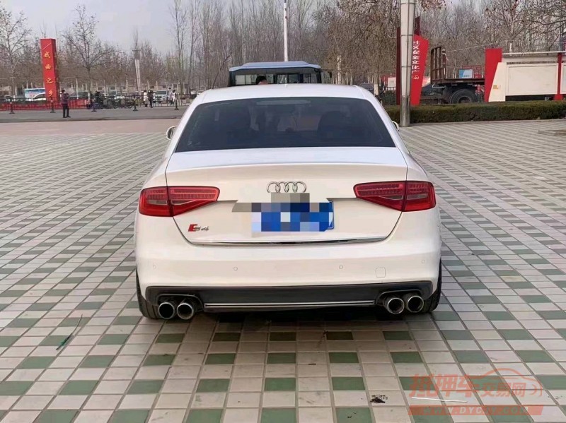 北京16年奥迪A4L9