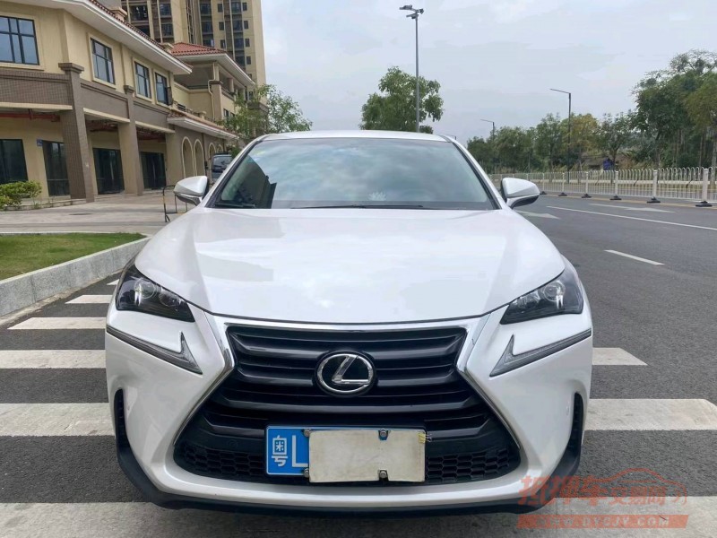 广州17年雷克萨斯NX1