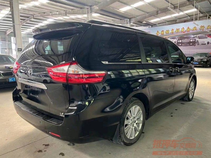 济宁17年丰田塞纳7