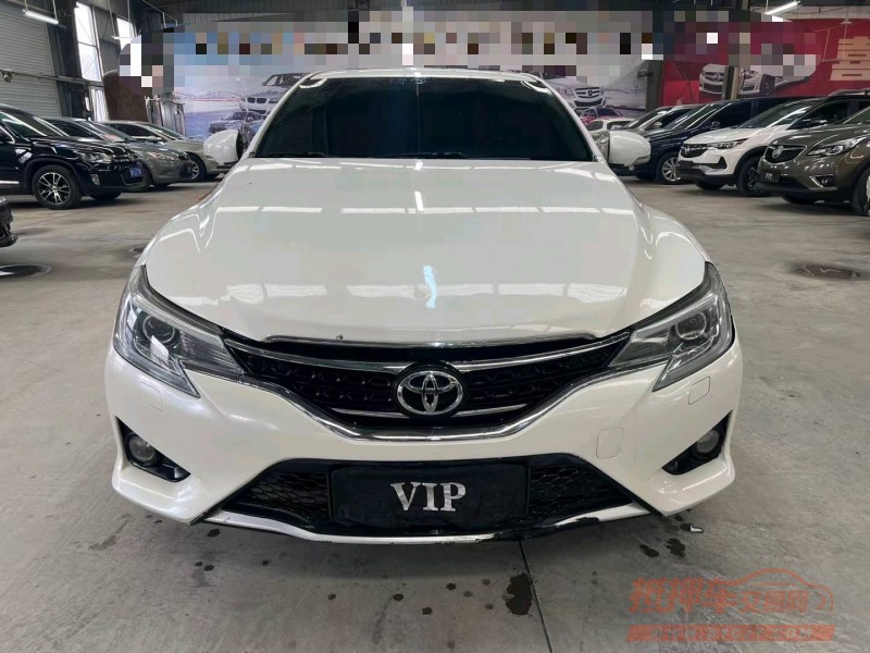 济宁11年丰田锐志9