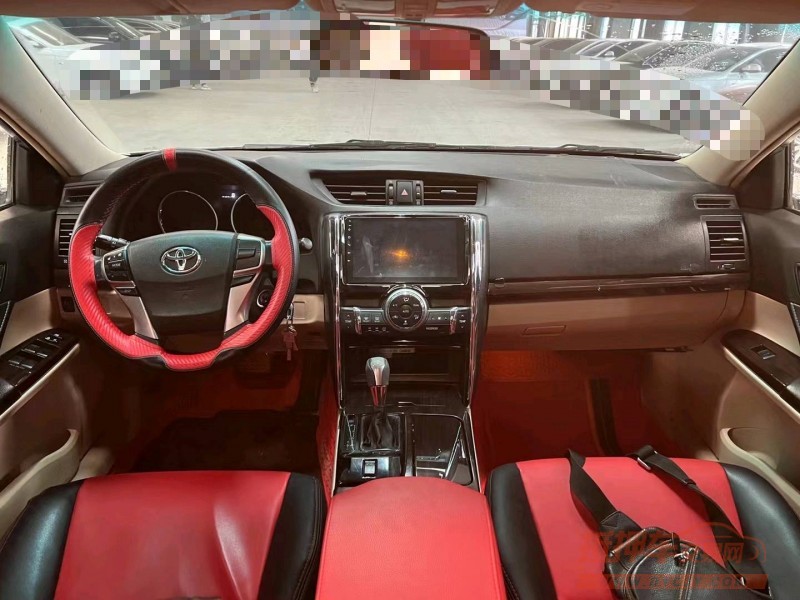 济宁11年丰田锐志6