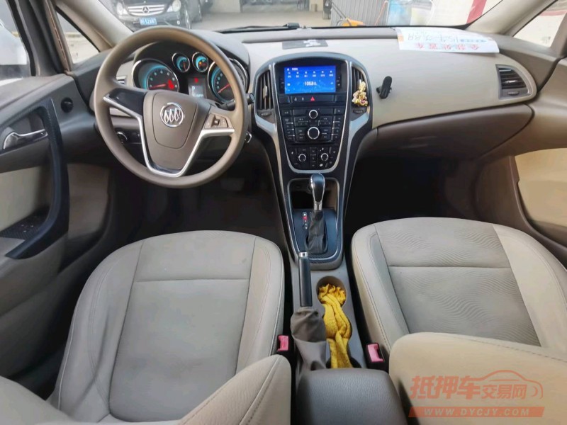 保定15年别克英朗GT7