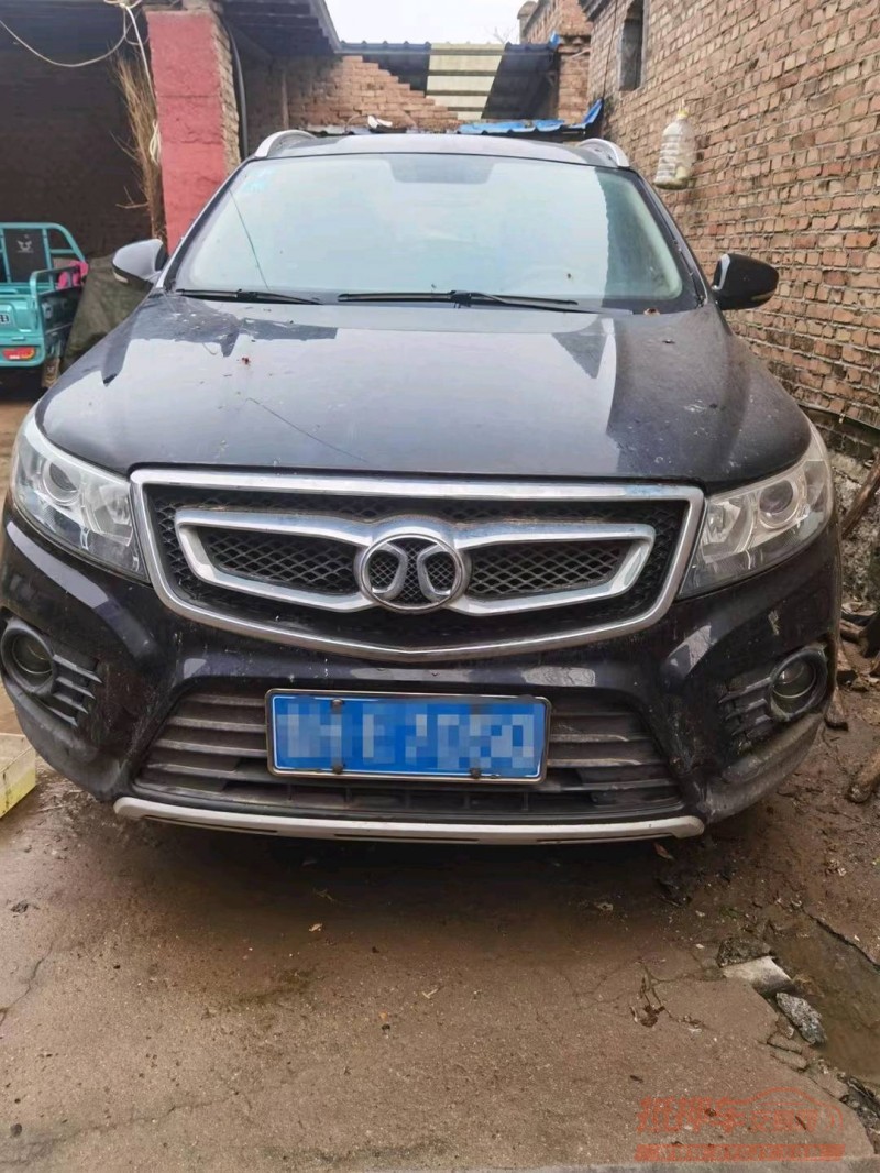 济宁17年北汽绅宝X551