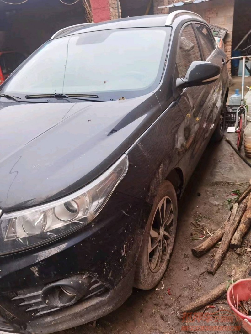 济宁17年北汽绅宝X552