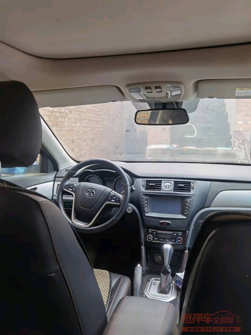 济宁17年北汽绅宝X557