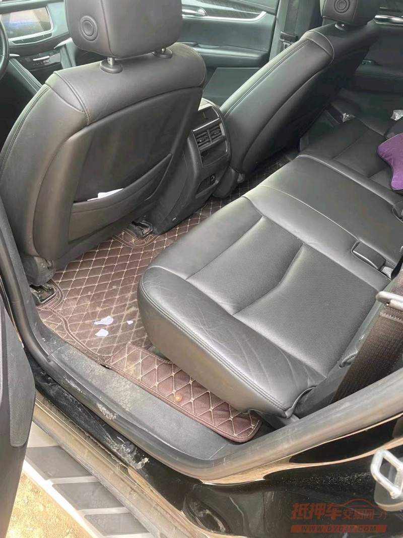 济宁17年凯迪拉克XT56