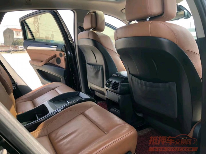 北京12年宝马X67