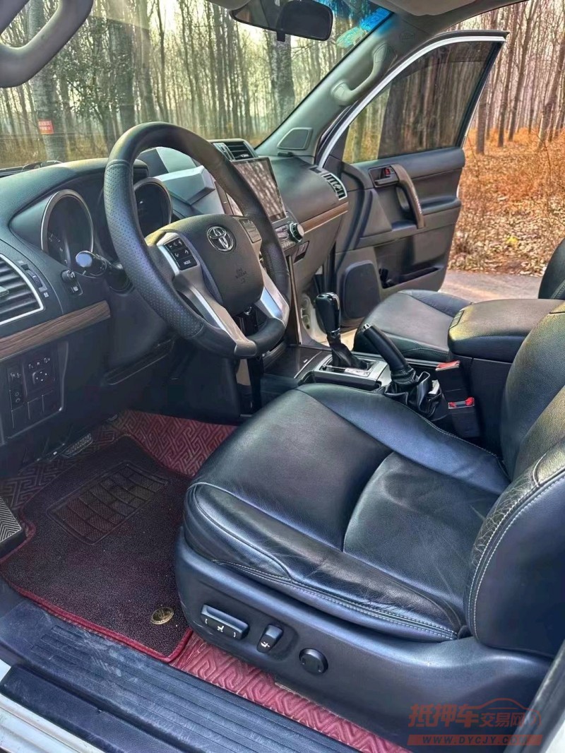 济南17年丰田普拉多3