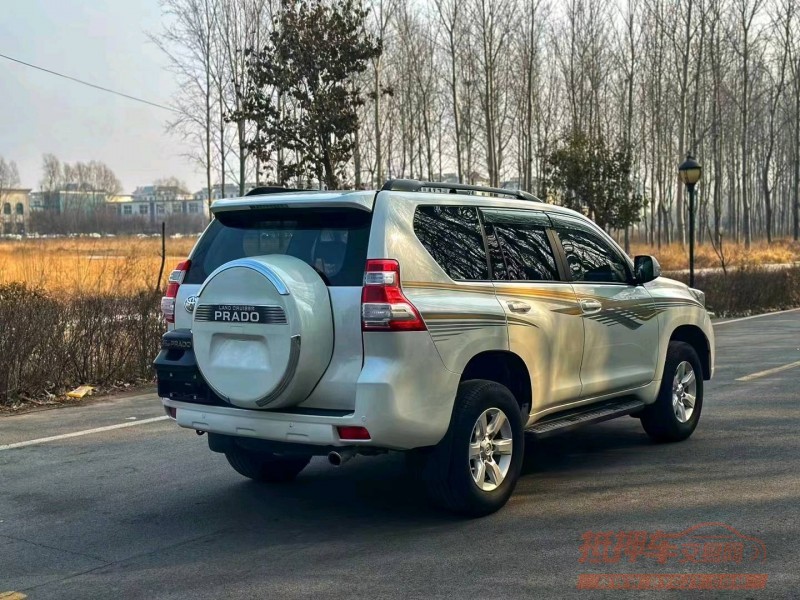 济南17年丰田普拉多6