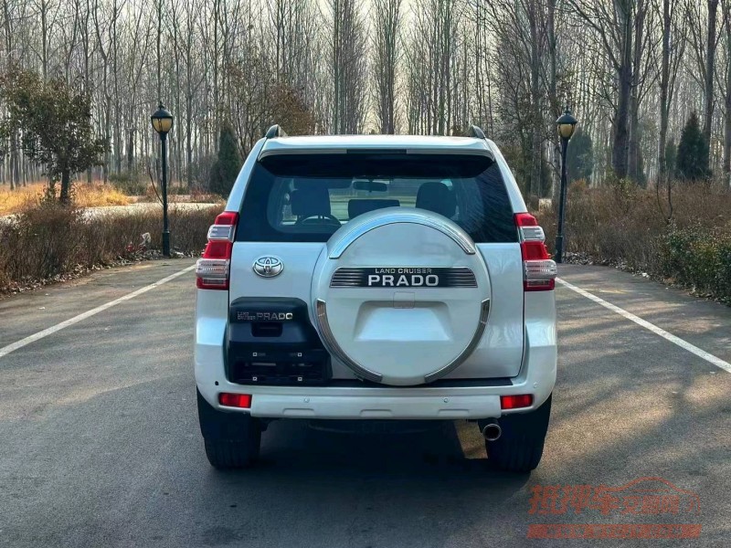 济南17年丰田普拉多8