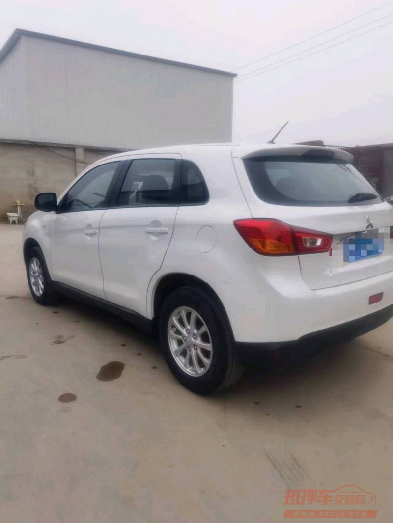 保定15年三菱劲炫7