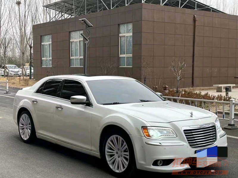 济南13年克莱斯勒300C8