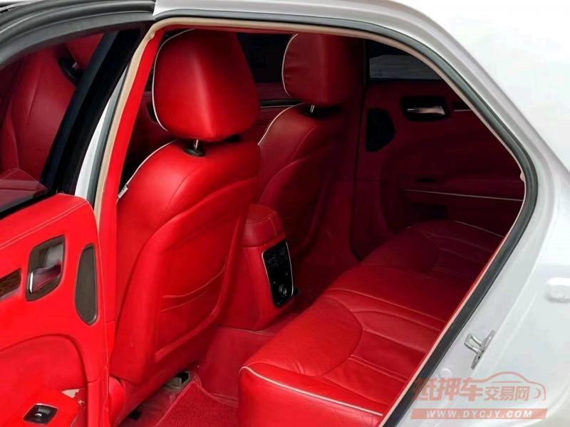 济南13年克莱斯勒300C4