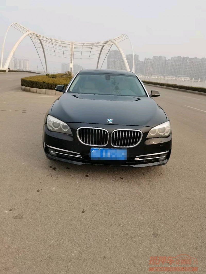 济南13年宝马7系8