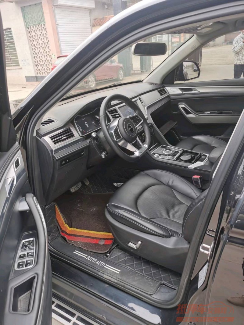 保定18年众泰大迈X74