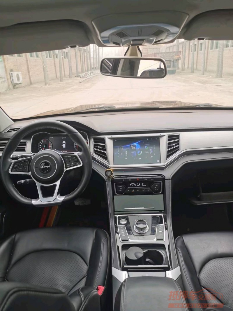 保定18年众泰大迈X76