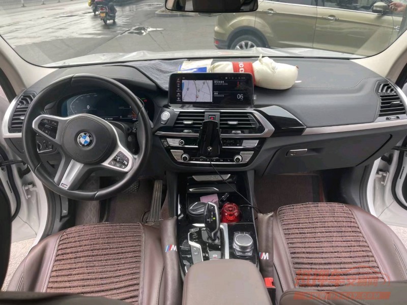 北京21年宝马X36