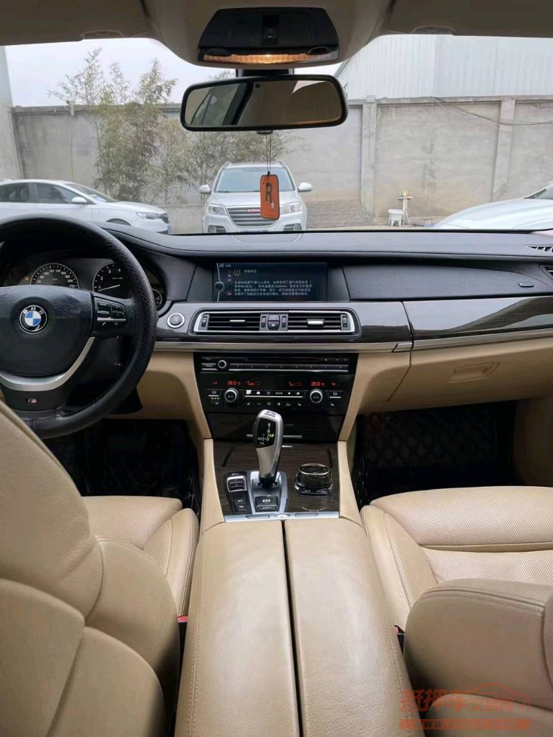 保定12年宝马7系6