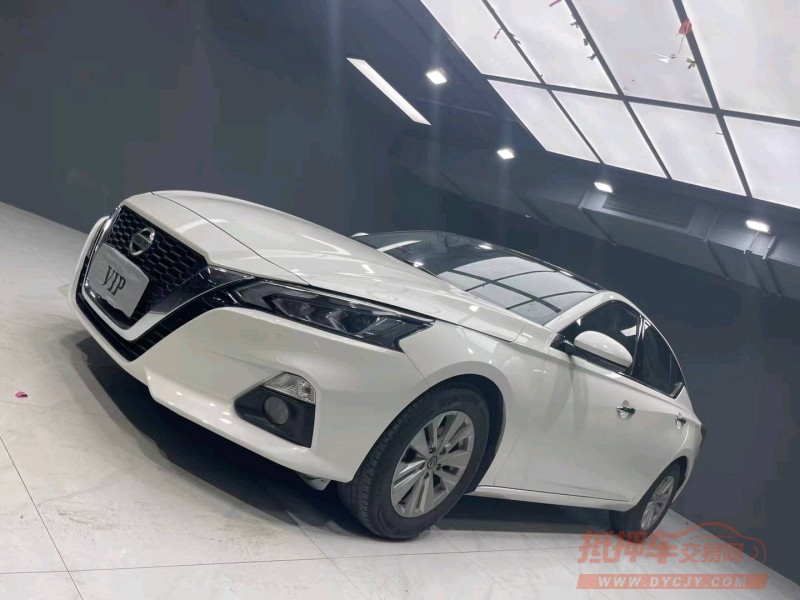 成都19年日产天籁3