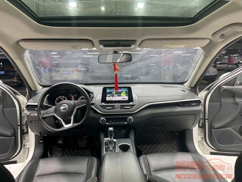 成都19年日产天籁4