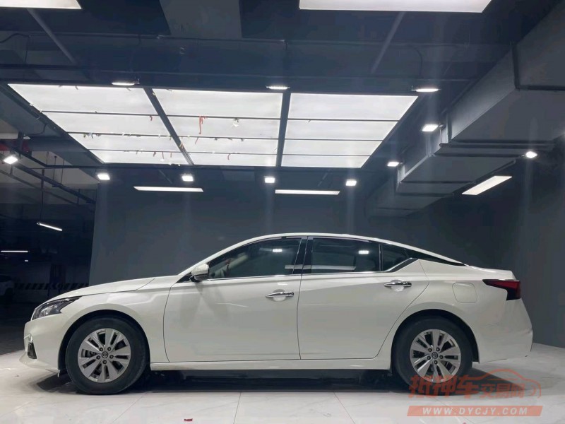 成都19年日产天籁8