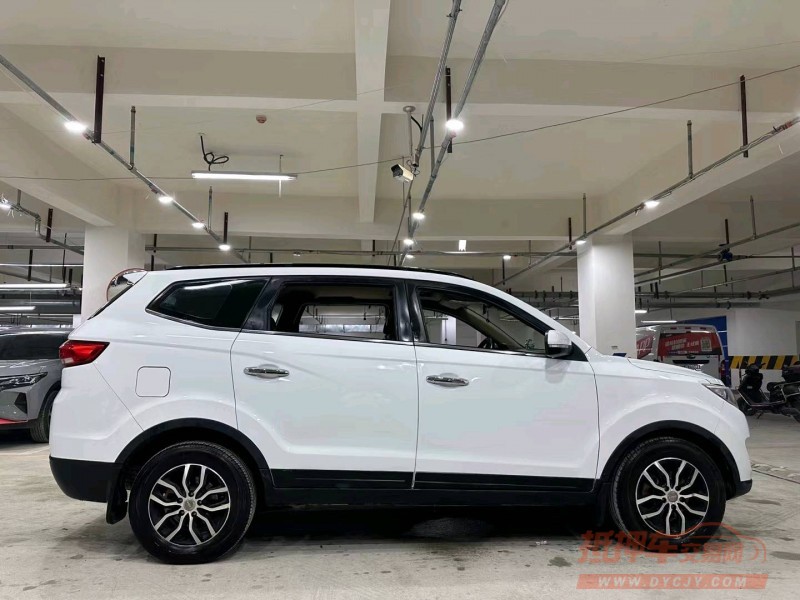 成都18年力帆汽车迈威5