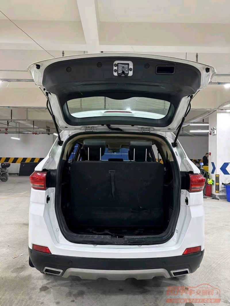 成都18年力帆汽车迈威8