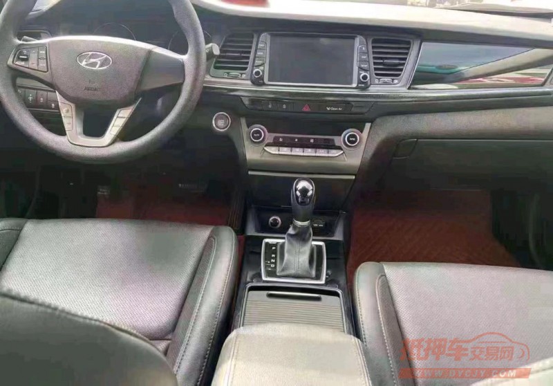 邯郸17年现代名图8