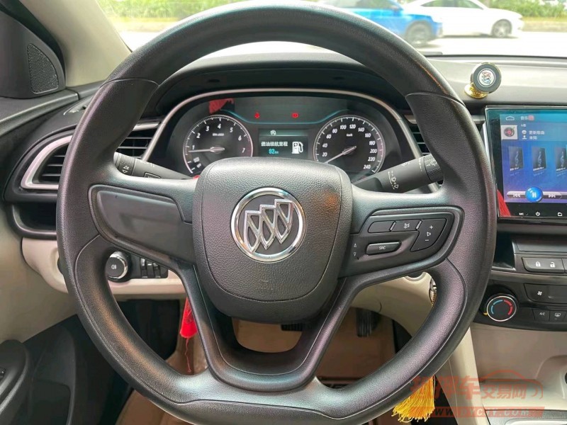 东莞17年别克英朗7