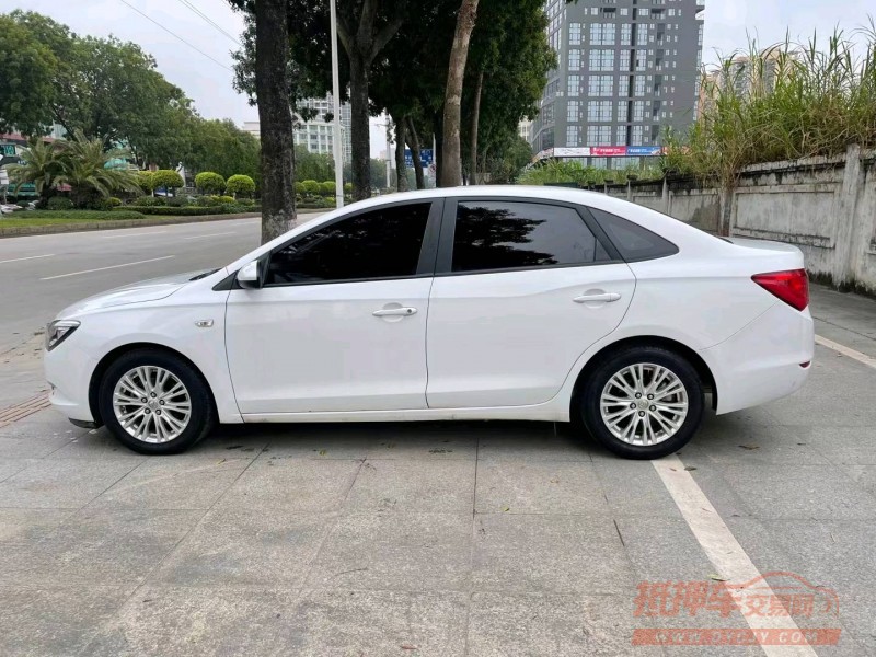 东莞17年别克英朗8