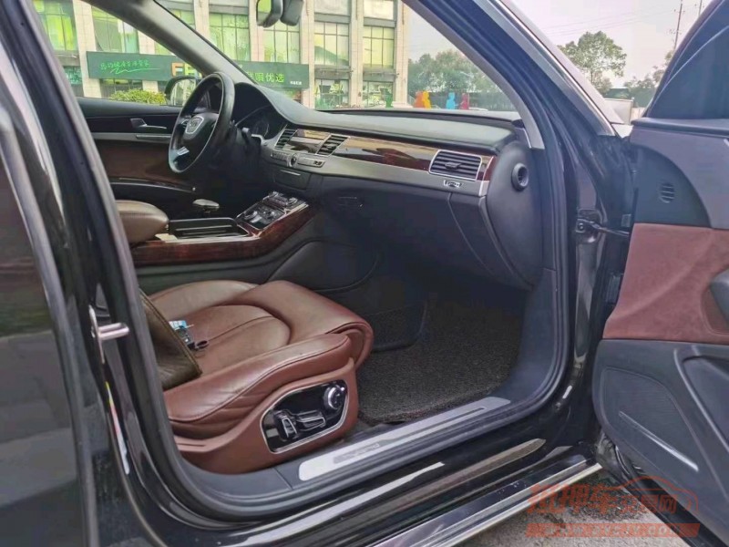 宜昌14年奥迪A8L7