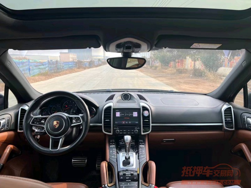 北京16年保时捷卡宴2