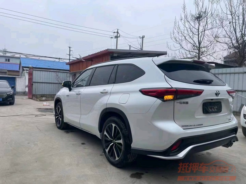 邯郸22年丰田皇冠4