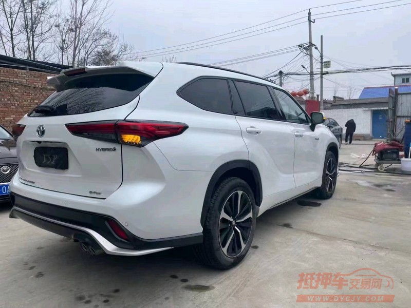 邯郸22年丰田皇冠7