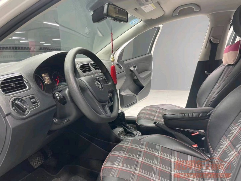 成都15年大众polo4